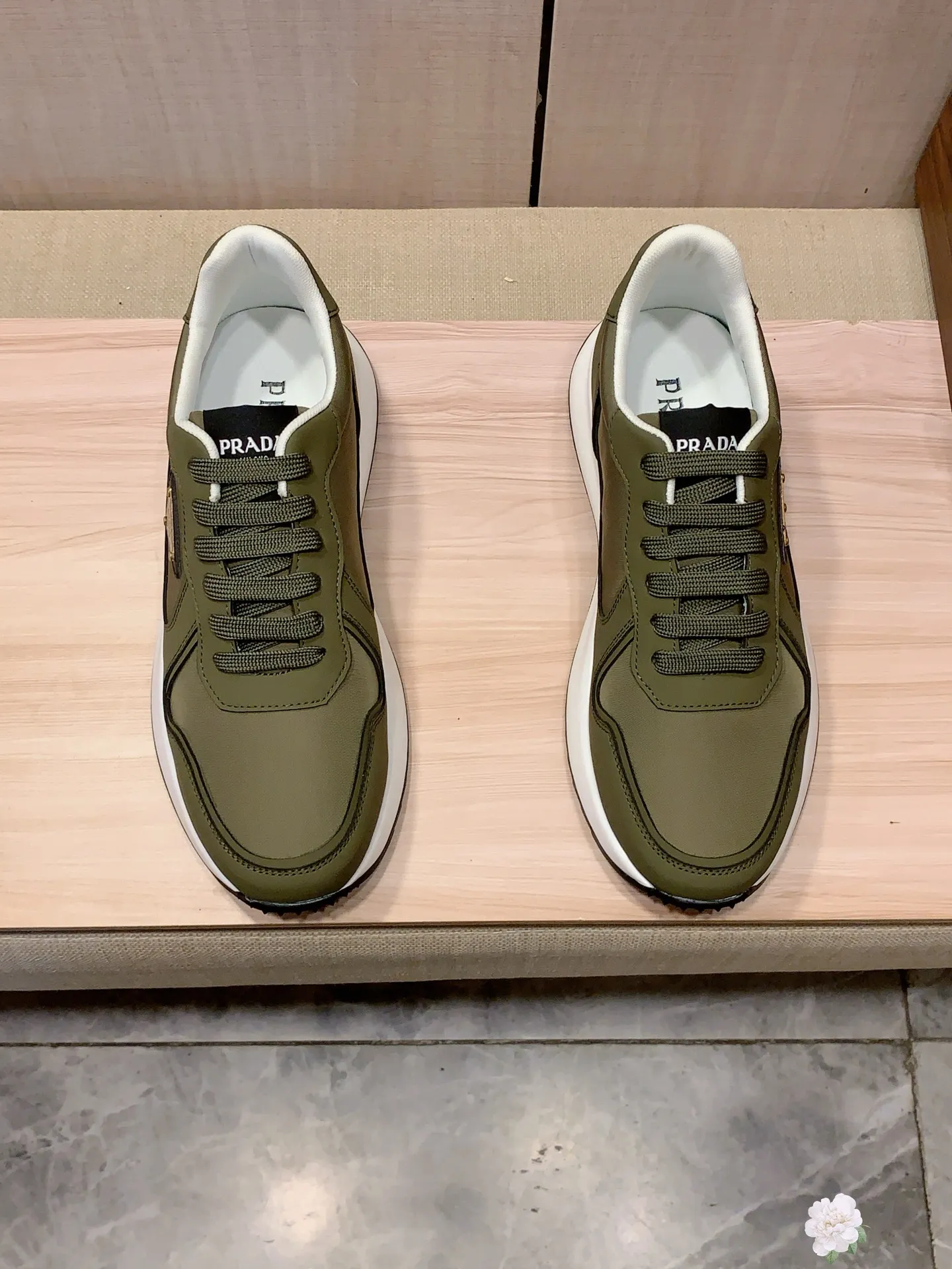 Men's men's shoes💰460💰💰🎩🎩[Lightning][Lightning] "PRADA*" The latest and most popular casual shoes, top brand [seduce] luxury ~ purchasing agency, top ~ quality. [Strong] The upper is made of imported breathable cowhide with material ➕ breathable sheepskin feet (•) and fine workmanship. The original stylish and stylish soft rubber wear-resistant and non-slip outsole is light and comfortable on the feet. The real thing looks better when photographed in person. 0121: code: 38-44, 4️⃣ colors selected